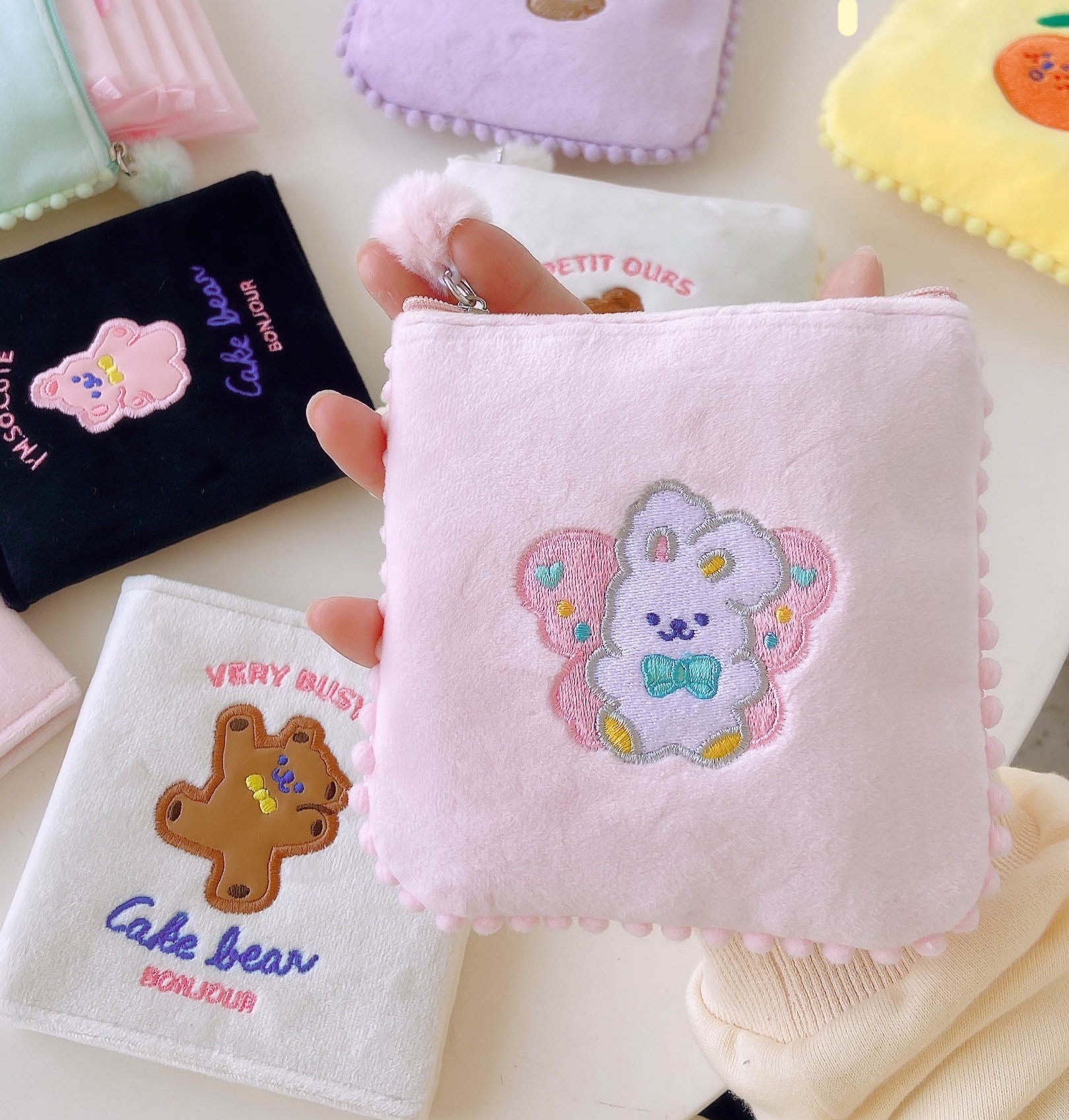 Cute portable sanitary napkin pad storage pouch