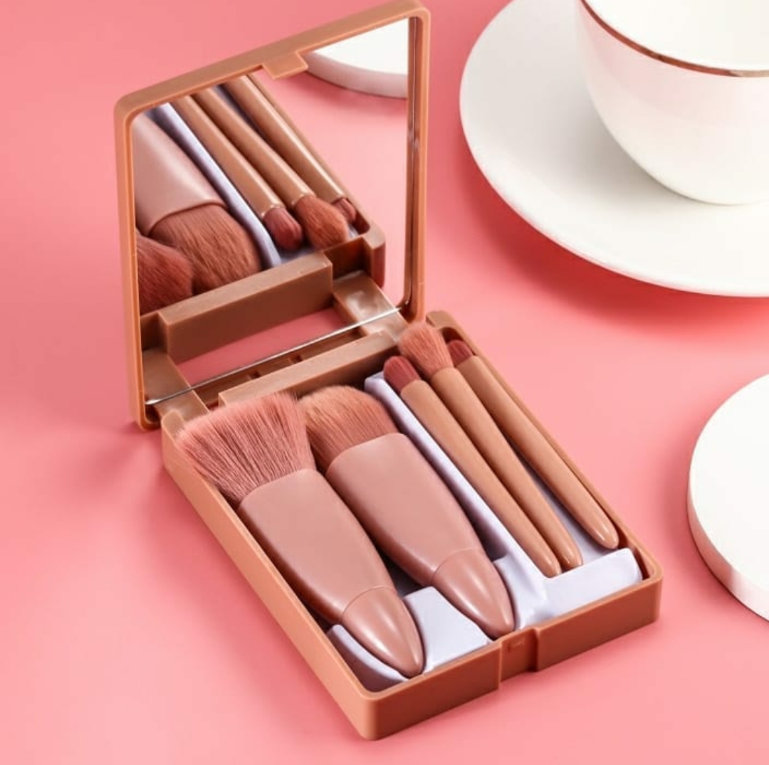 Screenshot_20210318-012239_Instagram Portable Makeup Brush Set - Image 1