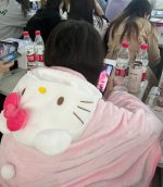 Hello kitty hooded shawl blanket cloak thickened air conditioning nap blanket - Image 4