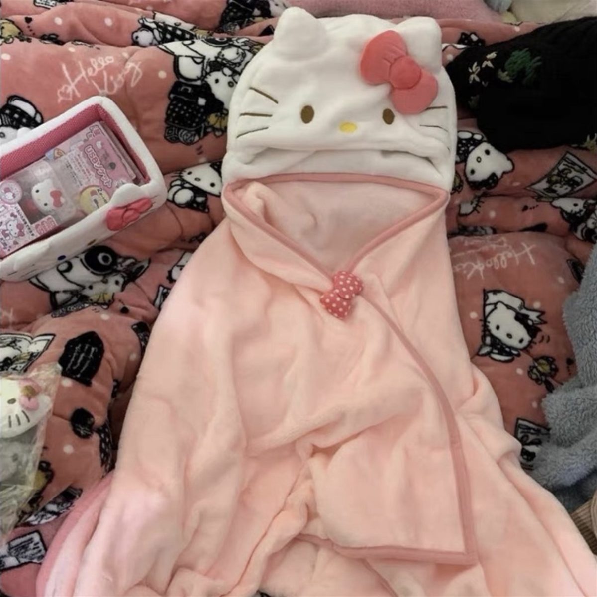 Hello kitty hooded shawl blanket cloak thickened air conditioning nap blanket - Image 5